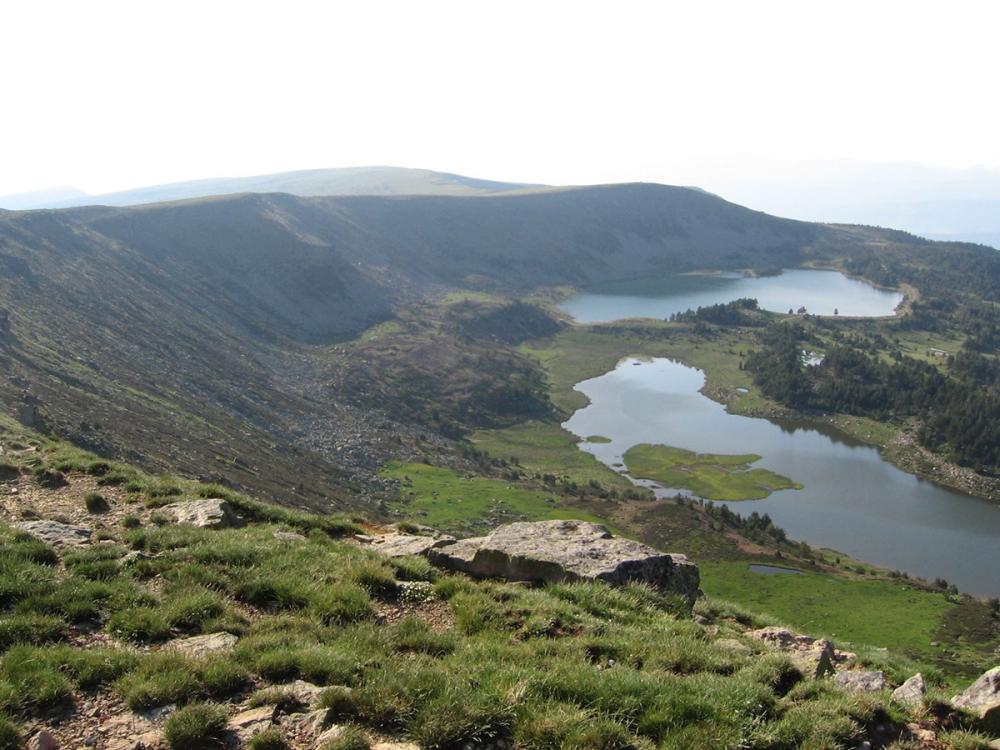 Ecourbión: Lagunas de Neila y necrópolis